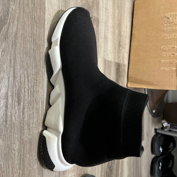 Balenciaga Speed Trainers Red Grafitti - Picture 6 of 12